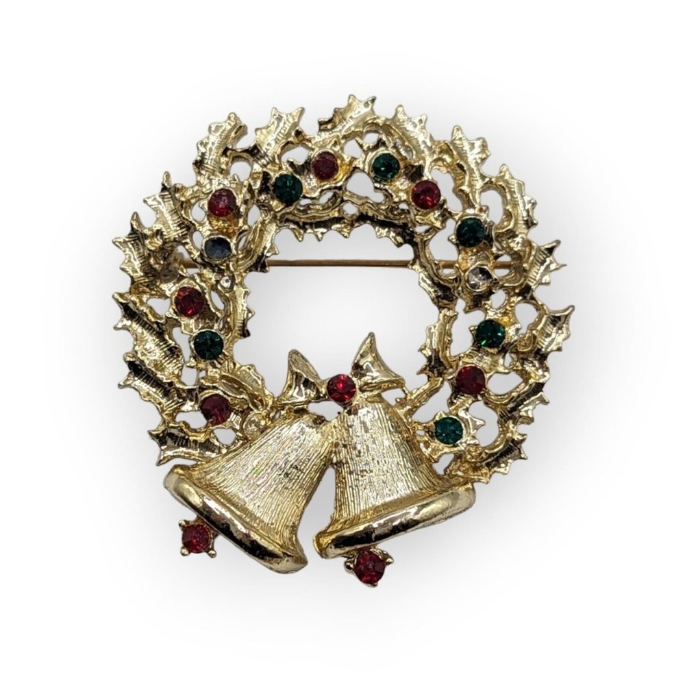 Vintage Christmas Wreath Brooch Pin  Gold Metal W Rhinestones